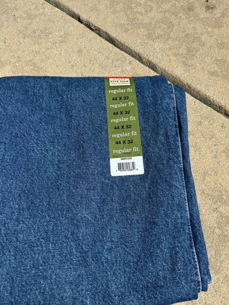 Wrangler NWT Regular Fit-Size 44x32